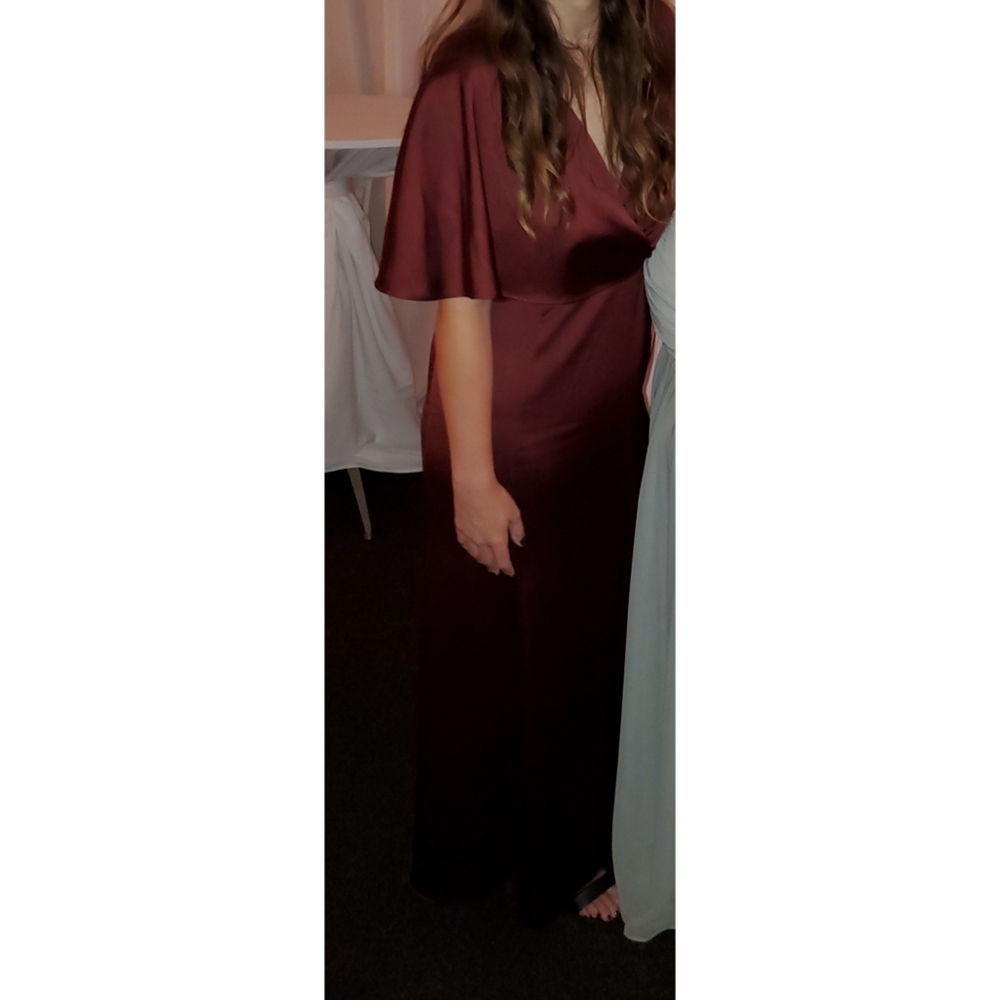 Burgundy floor length formal gown - Picture 4 of 7